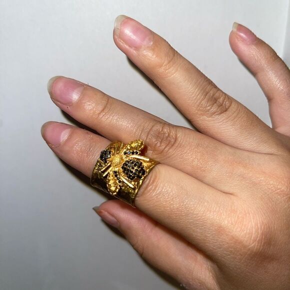 Adjustable Bee ring ZeyZey - Picture 1 of 5